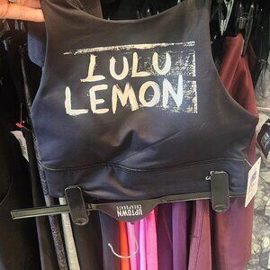 Brand new with tags suze 4 lululemon workout sports bra top ed Curtis logo